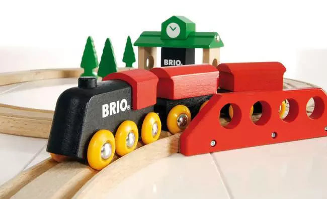 Classic Figure 8 Train Set by BRIO